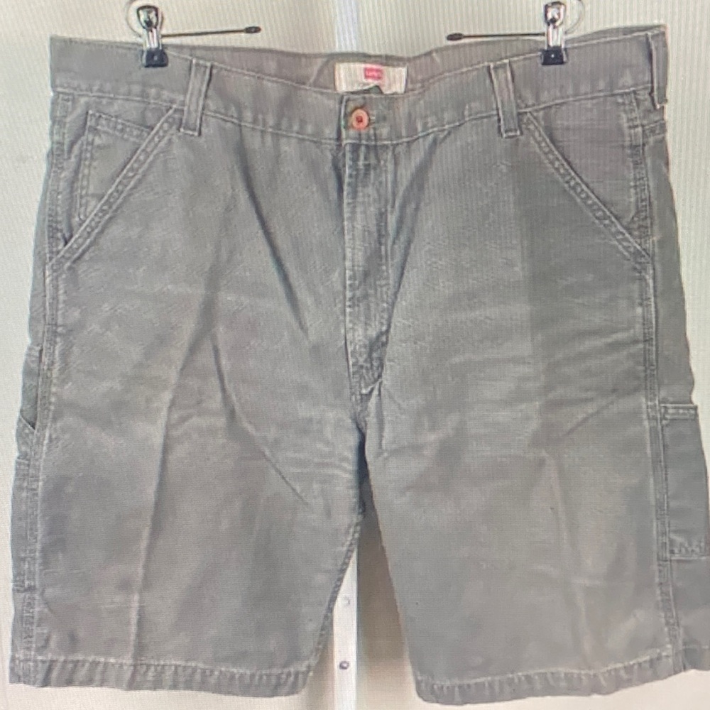 Levi's Men's Charcoal Flat Front Shorts